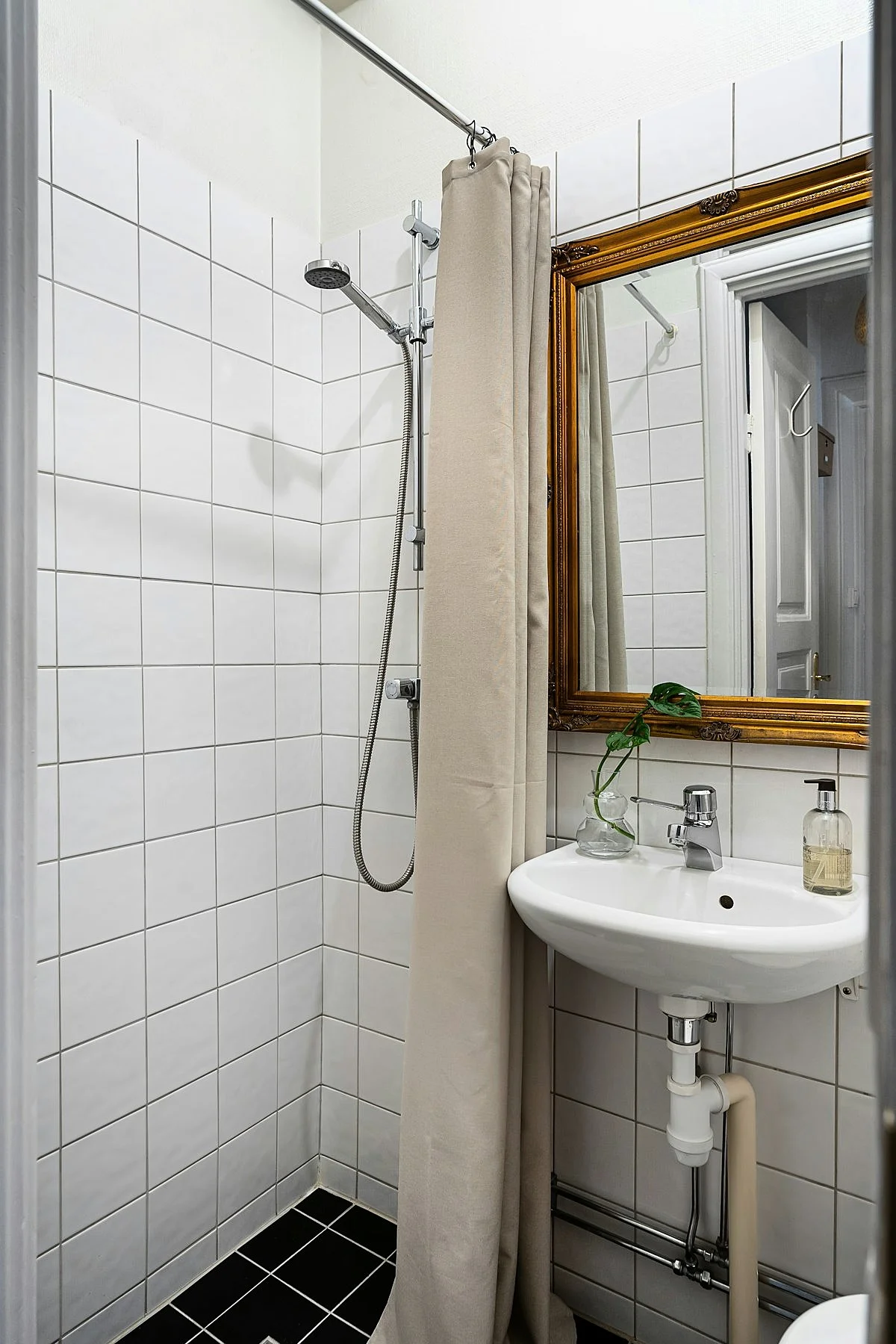 Smart Tech Bathroom - Ver imagen 3